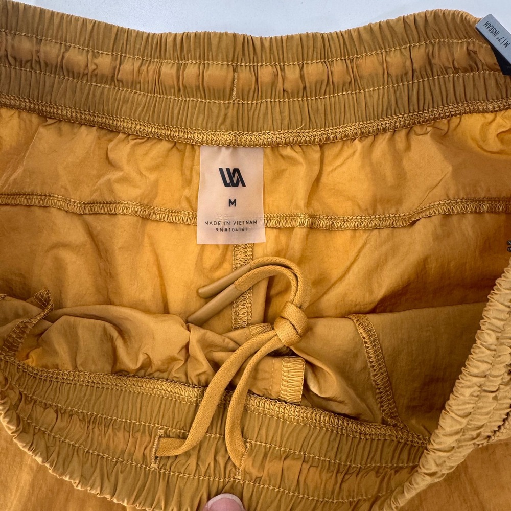 VRST Mens 7" All-In Short Palomino Gold Shine Unlined Water Repellent Med NWT - Picture 8 of 11